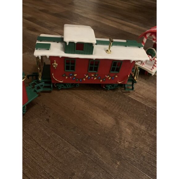 Vintage Christmas Train Set Red & Green Holiday Décor With Lights & Sounds Caboo - Picture 13 of 16
